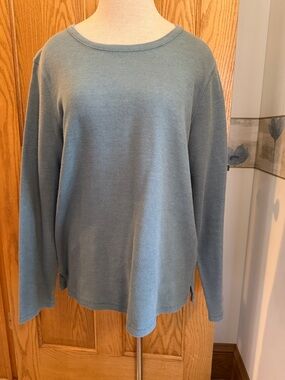 Women's Crewneck Ribbed Long Sleeve Shirt in Dusty Blue